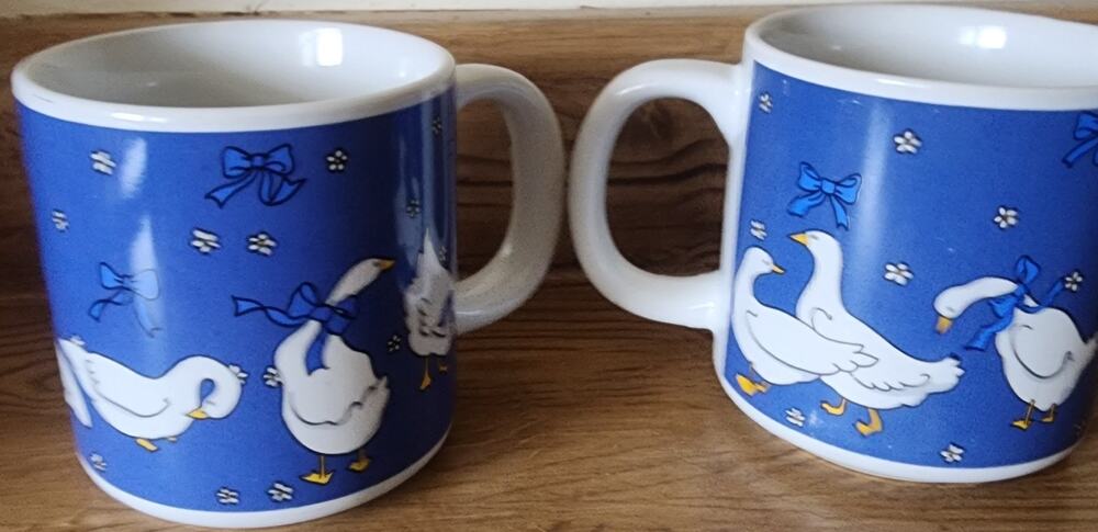 2 Country Goose Blue Bow Ribbon Geese Ceramic Coffee Mugs Cups See Pictures